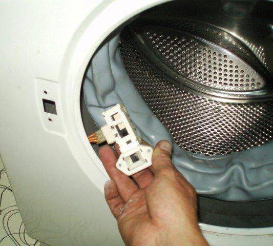 Барабан в стиральной машине не вращается – что делать?