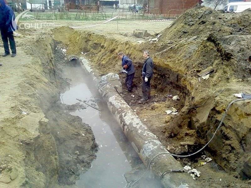 Ценные рекомендации, как устранить течь в трубе с водой под давлением