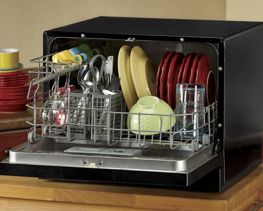 Посудомоечные машинки видео. Посудомоечная машина настольная. Компактная посудомоечная машина. Маленькая посудомоечная машинка. Посудомоечная машина маленькая настольная.