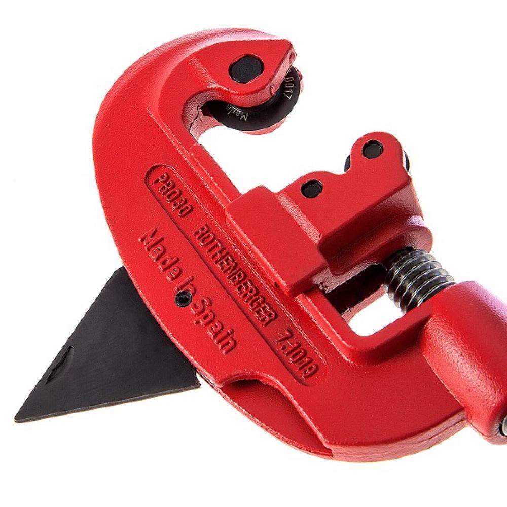 Труборез ручной для медных труб. Труборез tube Cutter 30 Pro Rothenberger 71019. Ротенбергер 35 Cutter труборез. Труборез 30 Pro, 3 - 30 мм. Труборез для тормозных трубок 3-28 мм с фаскоснимателем.