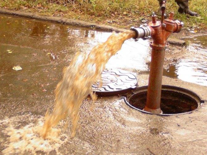 Вода из скважины желтеет на воздухе