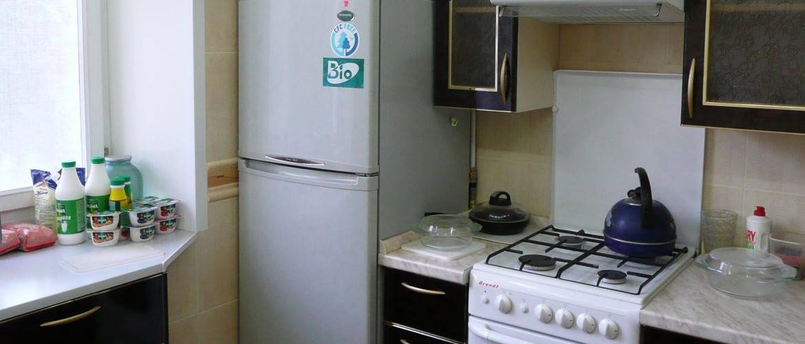 Можно ли ставить холодильник рядом с газовой трубой ответ специалиста