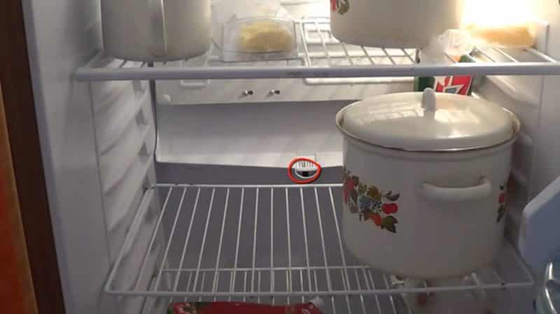 Почему подтекает холодильник