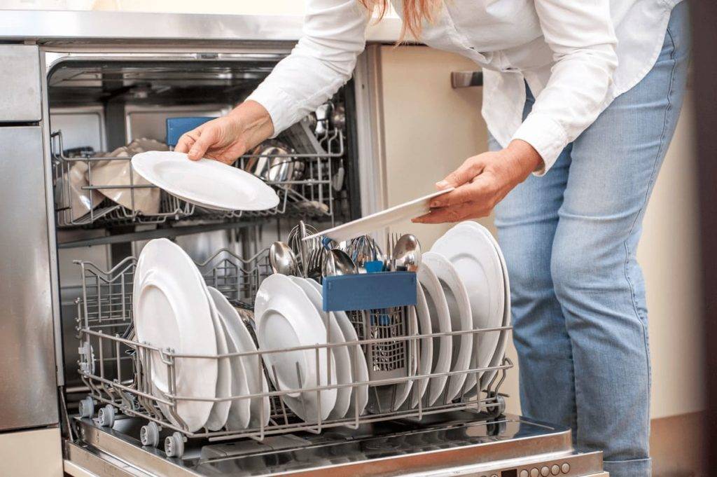 На что обратить внимание при покупке посудомойки?
