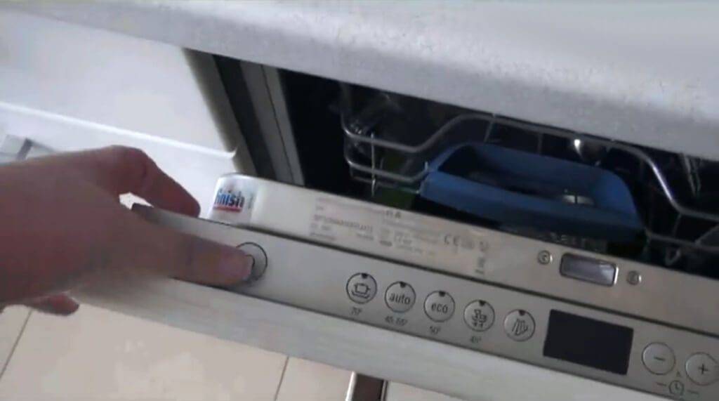 Почему посудомоечная машина бош. Посудомоечная машина Whirlpool DWH b00. Gv663c61 посудомойка. Переключатель посудомоек Аристон. Посудомойка веко DFS 1511 панель управления кнопками.