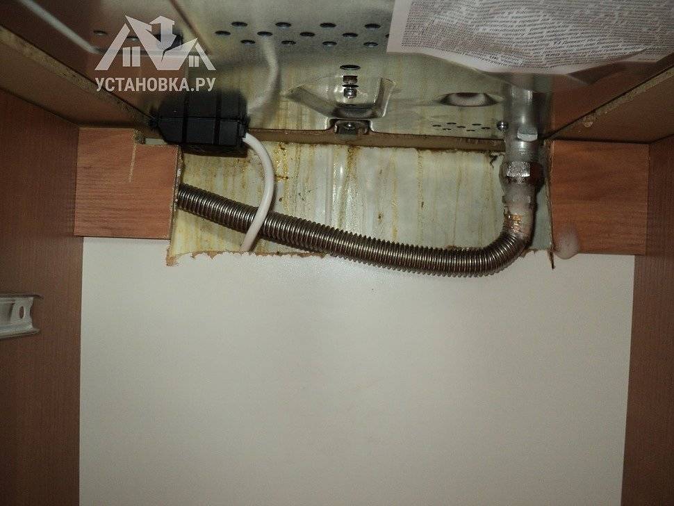 Как установить встроенный духовой шкаф: особенности, правила монтажа в столешницу