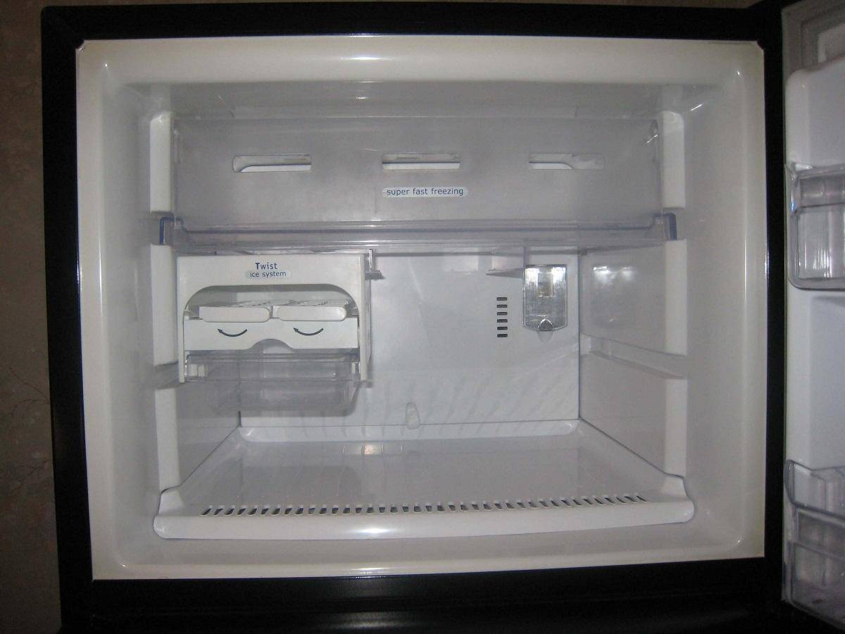 Не работает холодильник, а морозилка работает: морозит и холодит холодильная камера
