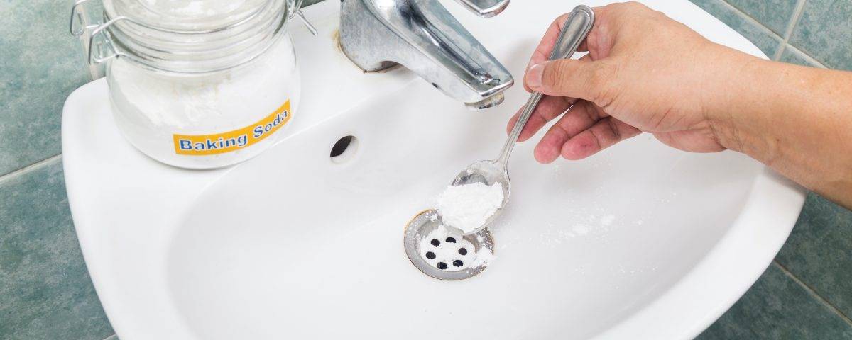 Почему в ванной пахнет канализацией: причины и способы устранения