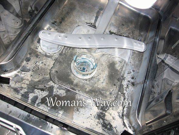 Белый налет в посудомоечной машине: 5 средств