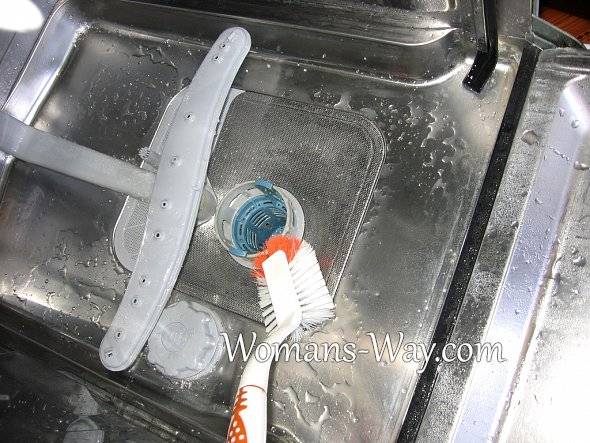Как избавиться от белого налета на посудомоечной машине: рекомендации домохозяек