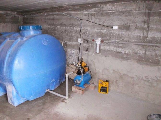 Как повысить давление в системе водопровода в частном доме: причины низкого давления