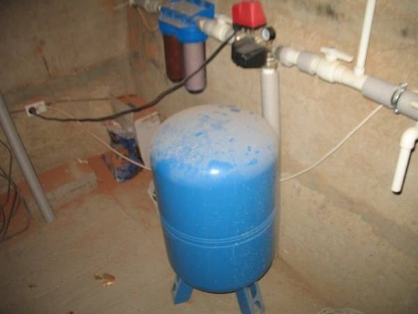 Гидроаккумулятор в системе водоснабжения: как и к чему его нужно подключать?