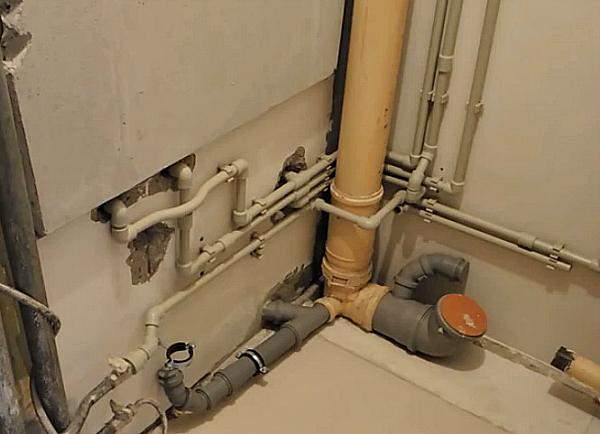 Можно ли замуровать полипропиленовые трубы при прокладке трубопровода в стену