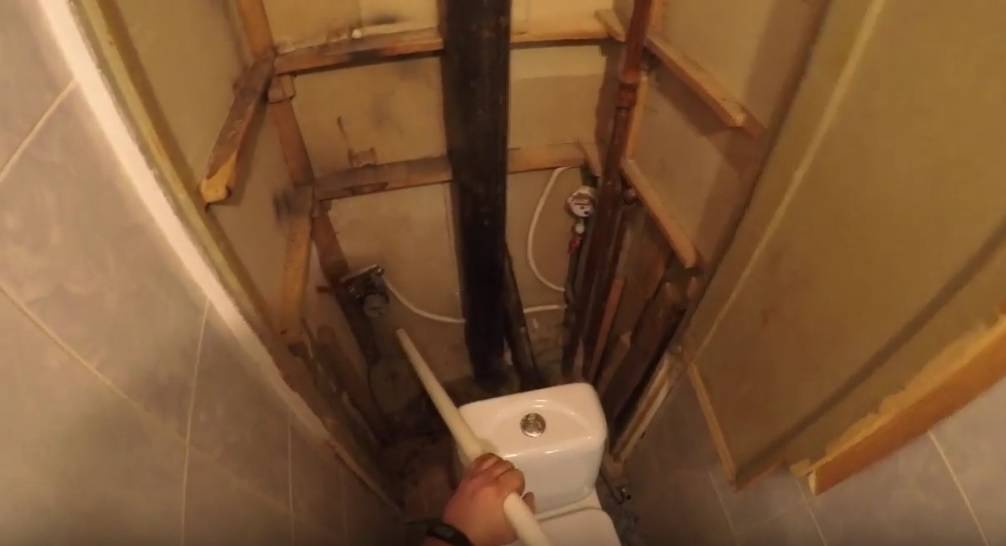 Замена труб в ванной и туалете, как поменять своими руками (видео инструкция)