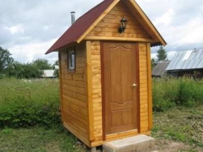 Строительство деревянного дачного туалета своими руками