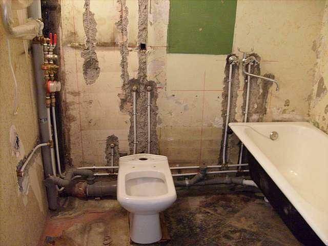 Разводка канализационных труб в ванной и туалете своими руками